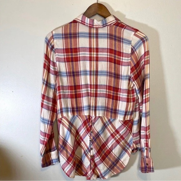 Lucky Brand Women’s size M long sleeve flannel button down shirt. Back button - Picture 3 of 4
